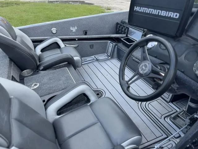 Slide: The Image of Phoenix Bass Boats 21 PHX 2021 - 16