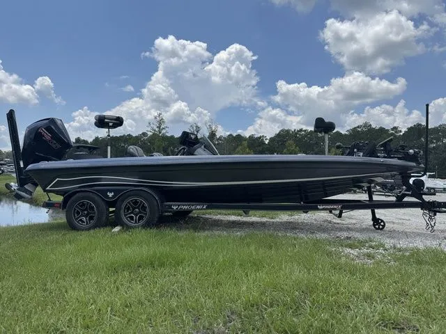 Slide: The Image of Phoenix Bass Boats 21 PHX 2021 - 8