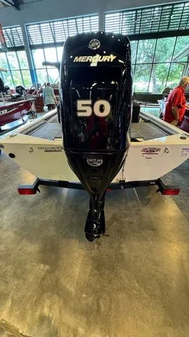 Slide: The Image of Tracker Pro 170 2026 - 10