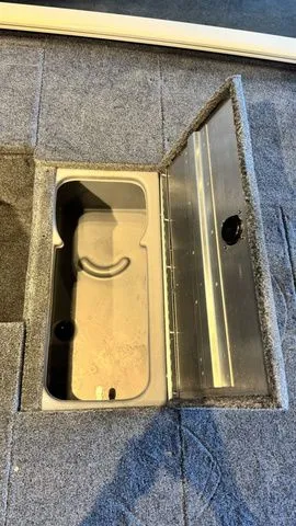 Slide: The Image of Tracker Pro 170 2026 - 14