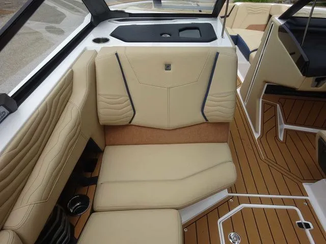 Slide: The Image of Nautique G23 2026 - 13