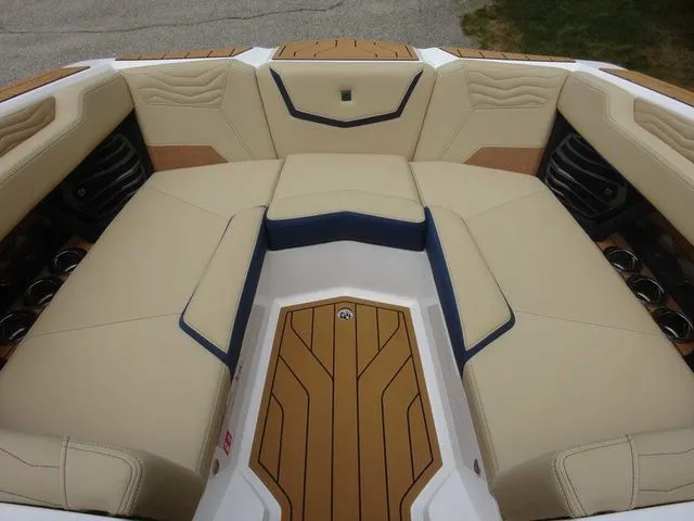 Slide: The Image of Nautique G23 2026 - 16