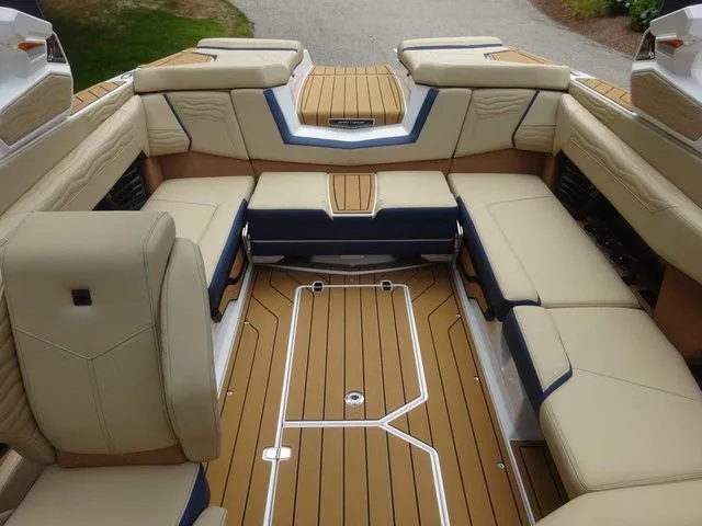 Slide: The Image of Nautique G23 2026 - 17