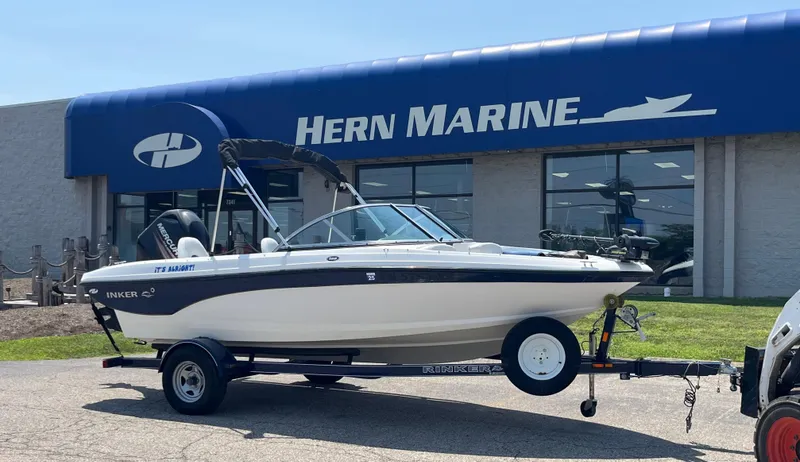 The Image of 2013 Rinker Captiva 186 BR FS OB boat at Hern Marine dealership. - 0