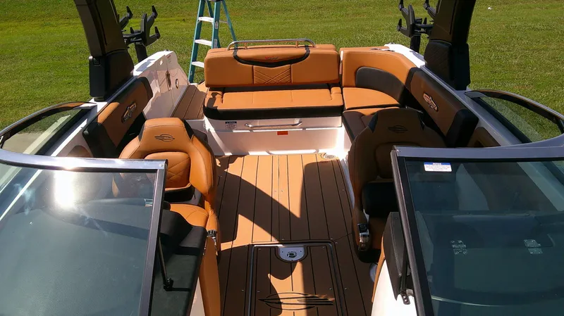 Slide: The Image of Chaparral 28 Surf 2026 - 17