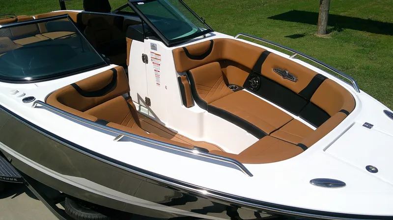 Slide: The Image of Chaparral 28 Surf 2026 - 4