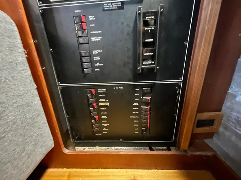 Slide: The Image of Electrical panel of a 1992 Carver 33 Aft Cabin MY boat. - 44