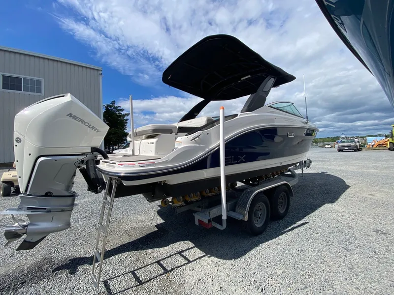 Slide: The Image of Sea Ray SLX 260 Outboard 2023 - 2
