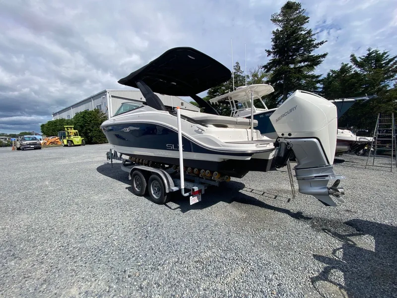 Slide: The Image of Sea Ray SLX 260 Outboard 2023 - 3