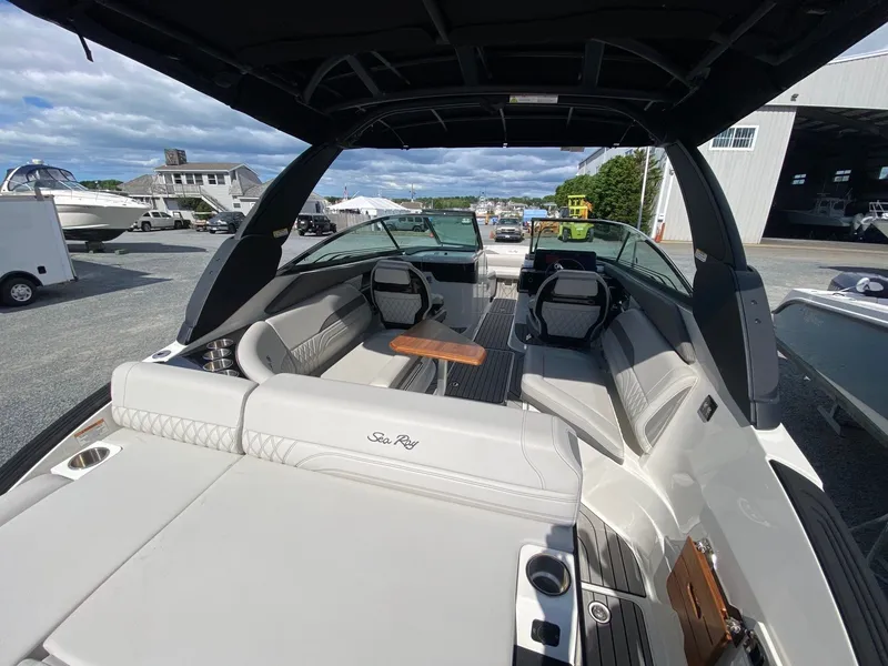 Slide: The Image of Sea Ray SLX 260 Outboard 2023 - 7