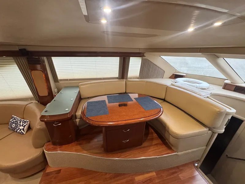 Slide: The Image of Sea Ray 550 Sedan Bridge 2005 - 15