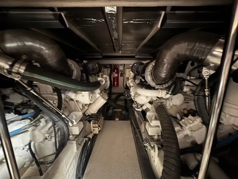 Slide: The Image of Sea Ray 550 Sedan Bridge 2005 - 23