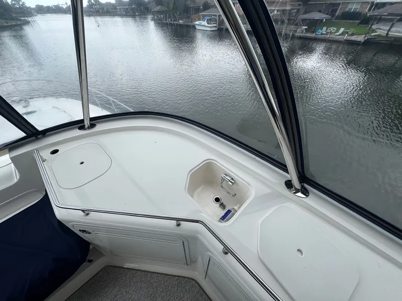 Slide: The Image of Sea Ray 550 Sedan Bridge 2005 - 27