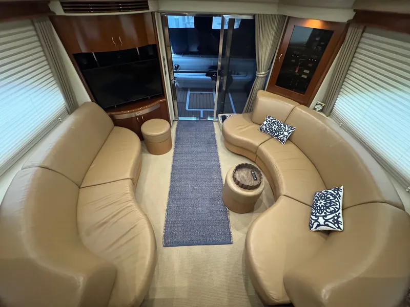 Slide: The Image of Sea Ray 550 Sedan Bridge 2005 - 9