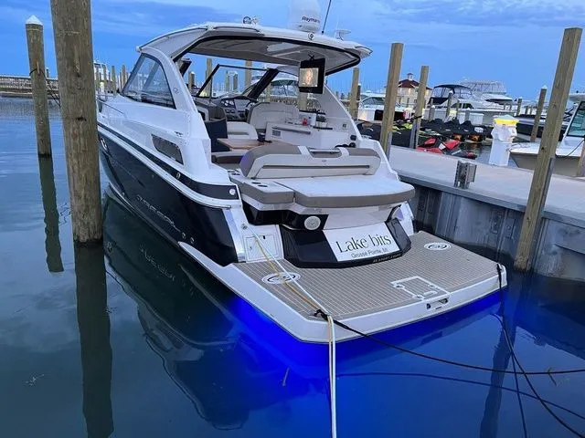 The Image of Regal 35 Sport Coupe 2016 - 1