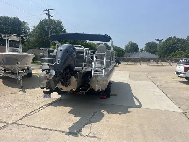 Slide: The Image of Godfrey SW 2286 SFL TT 2024 - 11