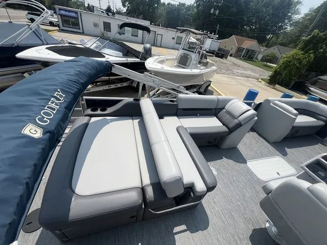 Slide: The Image of Godfrey SW 2286 SFL TT 2024 - 7