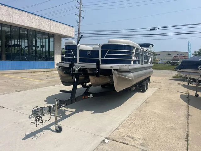 Slide: The Image of Godfrey SW 2286 SFL TT 2024 - 9