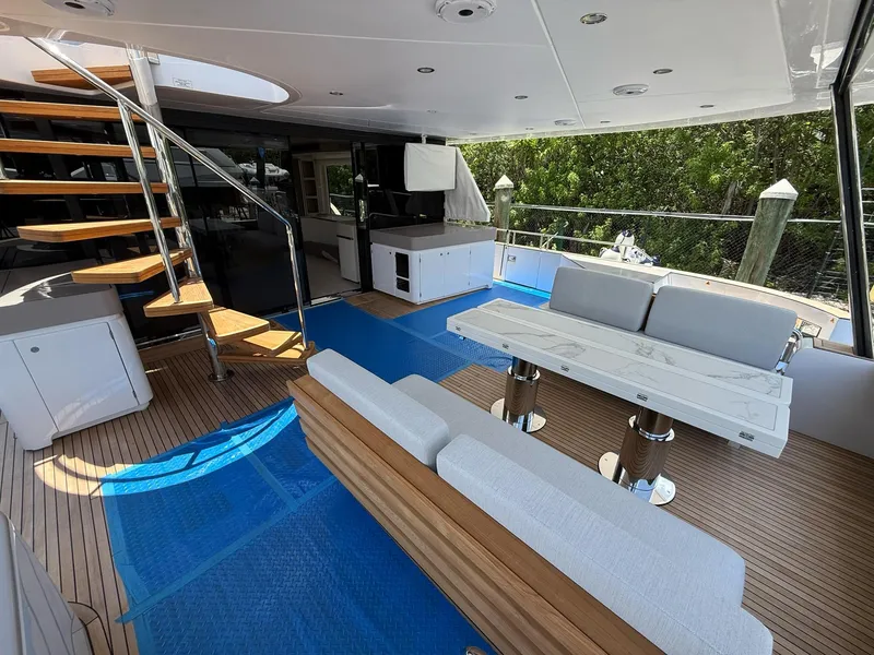 Slide: The Image of Azimut Magellano 25M 2026 - 81