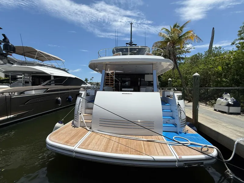 Slide: The Image of Azimut Magellano 25M 2026 - 93