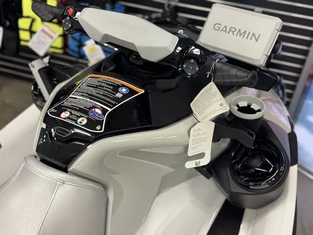 Slide: The Image of Sea-Doo FISH PRO 2025 - 10