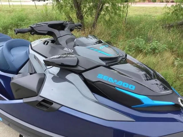 Slide: The Image of Sea-Doo GTX 300 2025 - 9