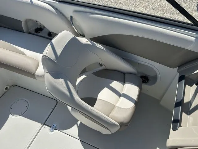 Slide: The Image of Crownline Boats 19 XS 2019 - 11