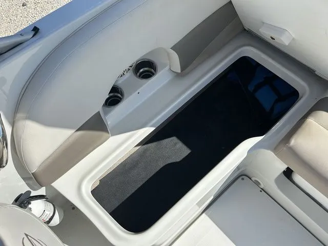 Slide: The Image of Crownline Boats 19 XS 2019 - 15