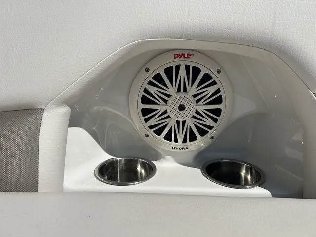 Slide: The Image of Crownline Boats 19 XS 2019 - 19