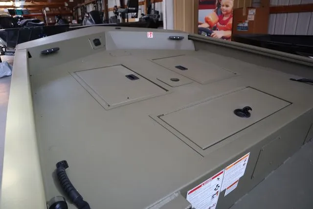 Slide: The Image of Lowe Roughneck 1660 Deluxe Tiller Jet 2026 - 7