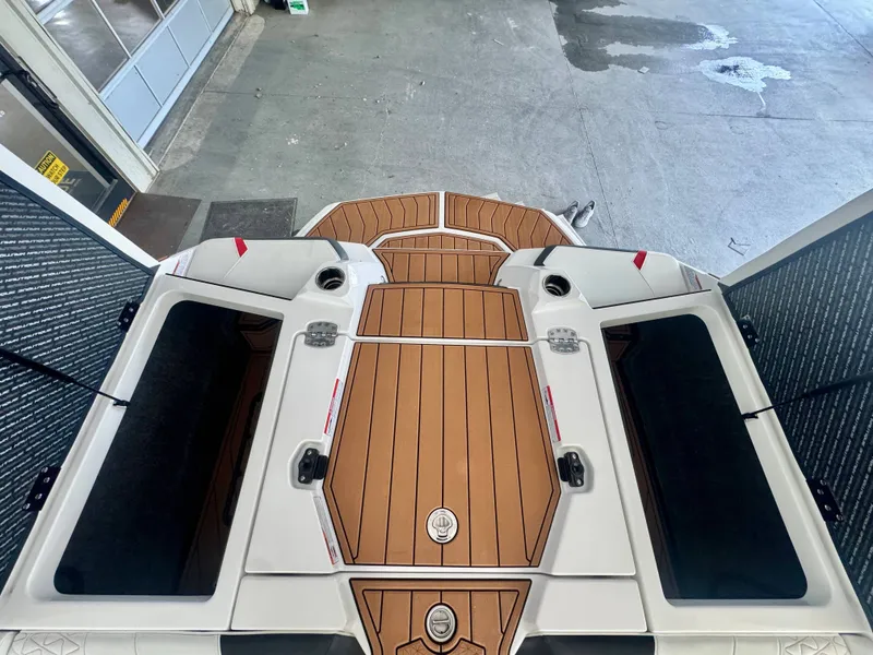 Slide: The Image of Nautique Super Air Nautique GS20 2026 - 11