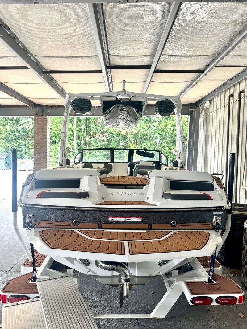 Slide: The Image of Nautique Super Air Nautique GS20 2026 - 12