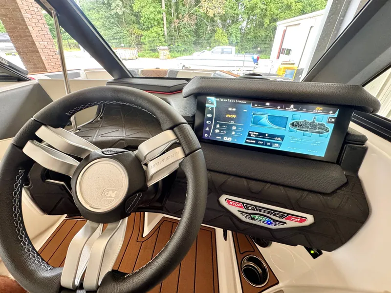 Slide: The Image of Nautique Super Air Nautique GS20 2026 - 6