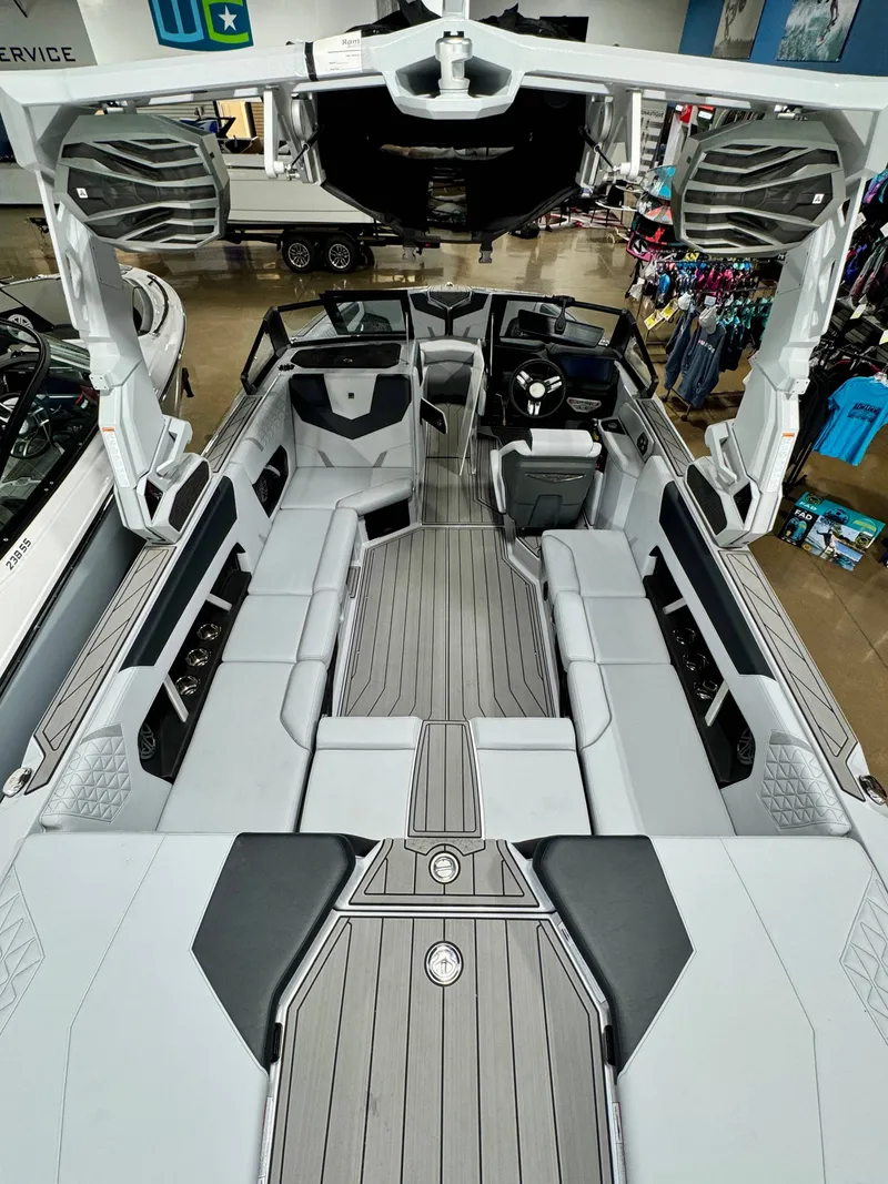 Slide: The Image of Nautique Super Air Nautique GS22 2026 - 5