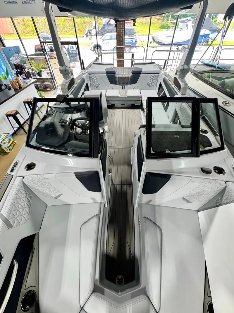 Slide: The Image of Nautique Super Air Nautique GS22 2026 - 8