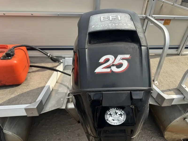 Slide: The Image of Weeres Cadet Fish 18' & Mercury 4-Stroke 2010 - 21