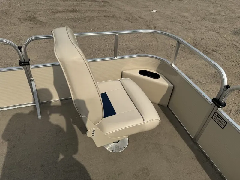 Slide: The Image of Weeres Cadet Fish 18' & Mercury 4-Stroke 2010 - 40