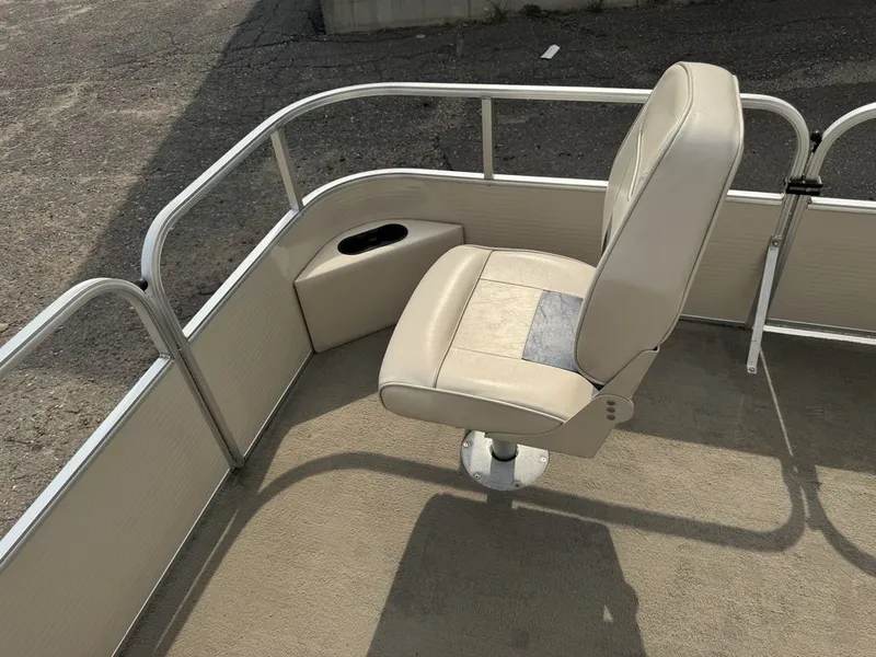 Slide: The Image of Weeres Cadet Fish 18' & Mercury 4-Stroke 2010 - 41