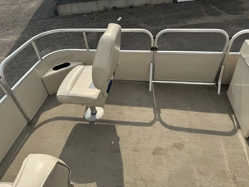 Slide: The Image of Weeres Cadet Fish 18' & Mercury 4-Stroke 2010 - 42