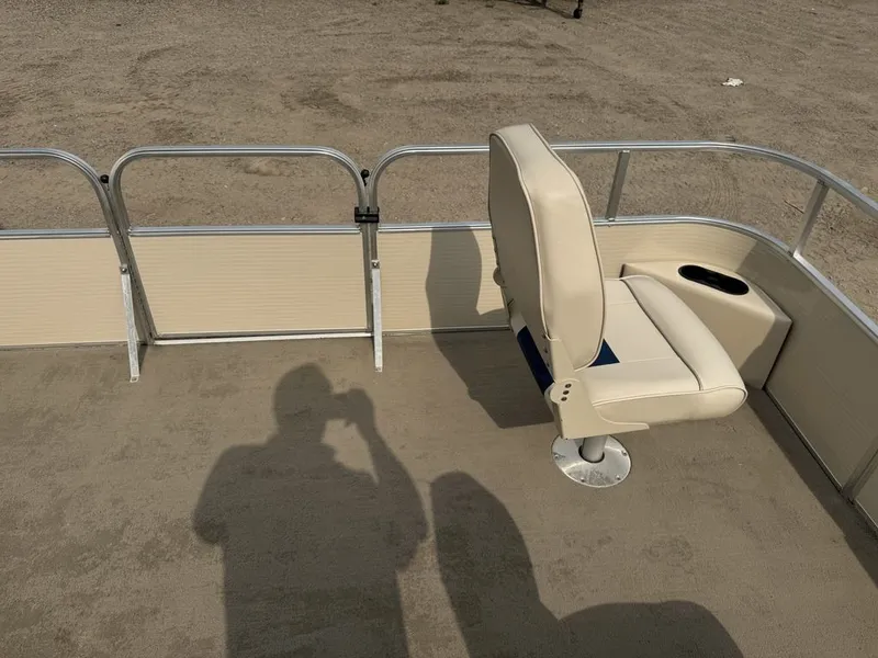 Slide: The Image of Weeres Cadet Fish 18' & Mercury 4-Stroke 2010 - 43