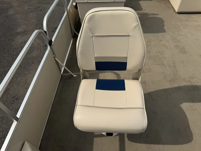 Slide: The Image of Weeres Cadet Fish 18' & Mercury 4-Stroke 2010 - 44