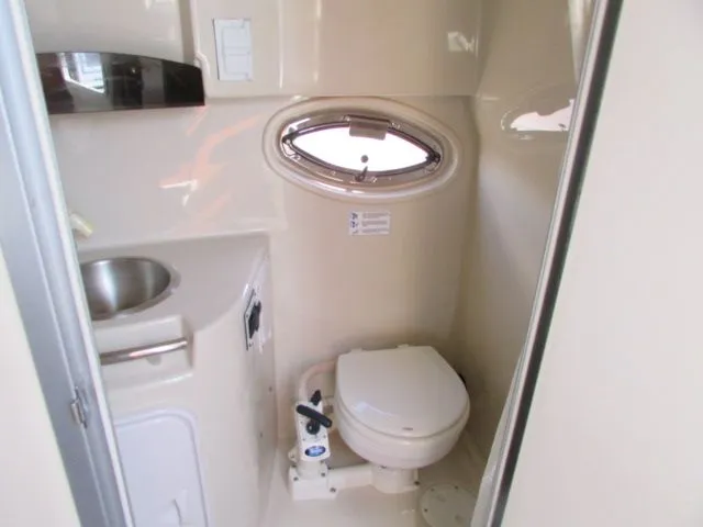 Slide: The Image of Four Winns 258 Vista 2007 - 12