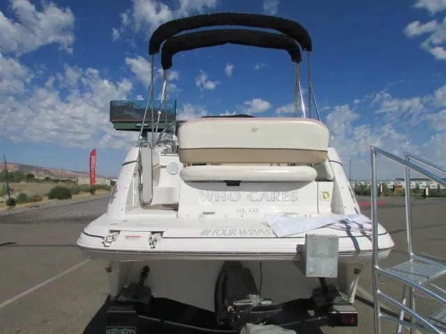 Slide: The Image of Four Winns 258 Vista 2007 - 19