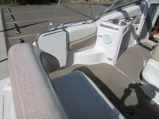 Slide: The Image of Four Winns 258 Vista 2007 - 20