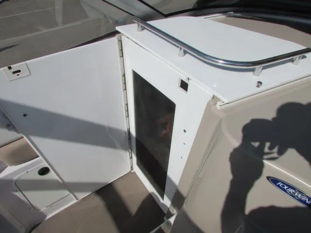 Slide: The Image of Four Winns 258 Vista 2007 - 22