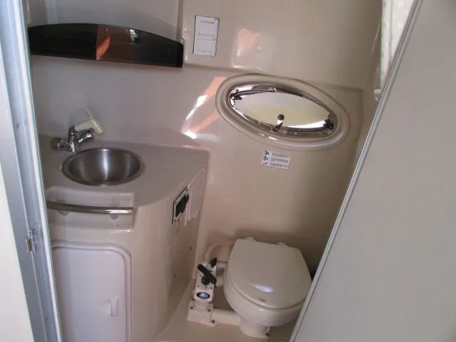 Slide: The Image of Four Winns 258 Vista 2007 - 24