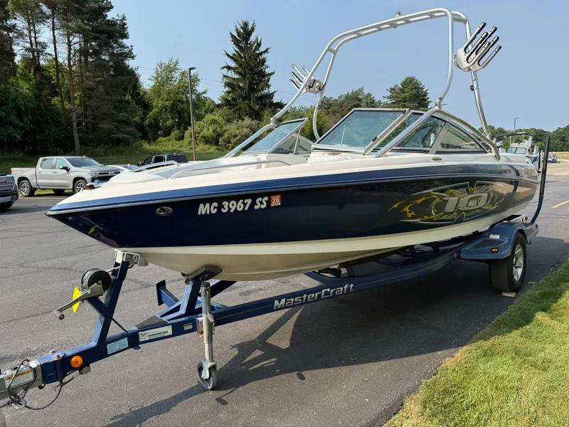 Slide: The Image of MasterCraft X10 2004 - 4