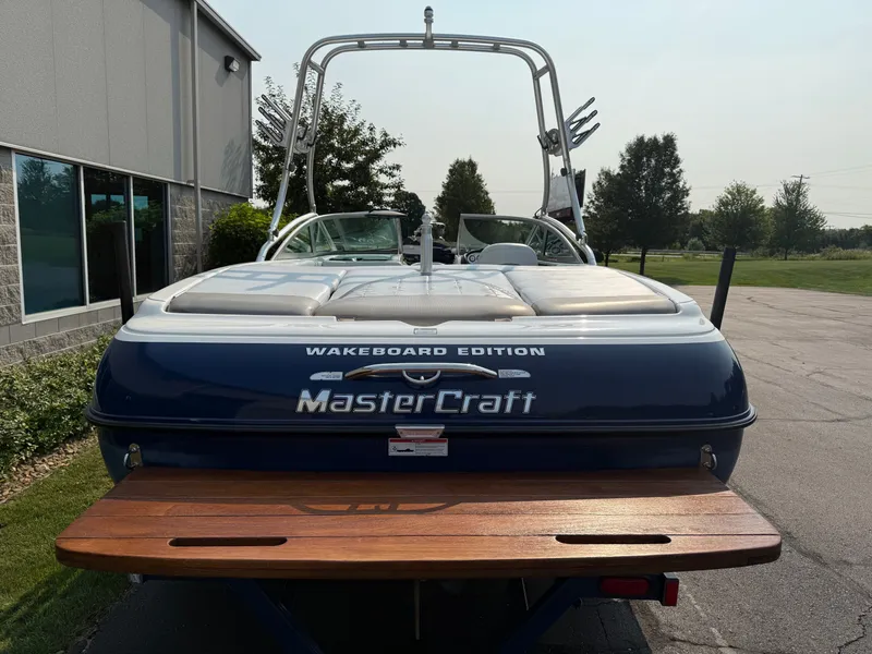 Slide: The Image of MasterCraft X10 2004 - 6