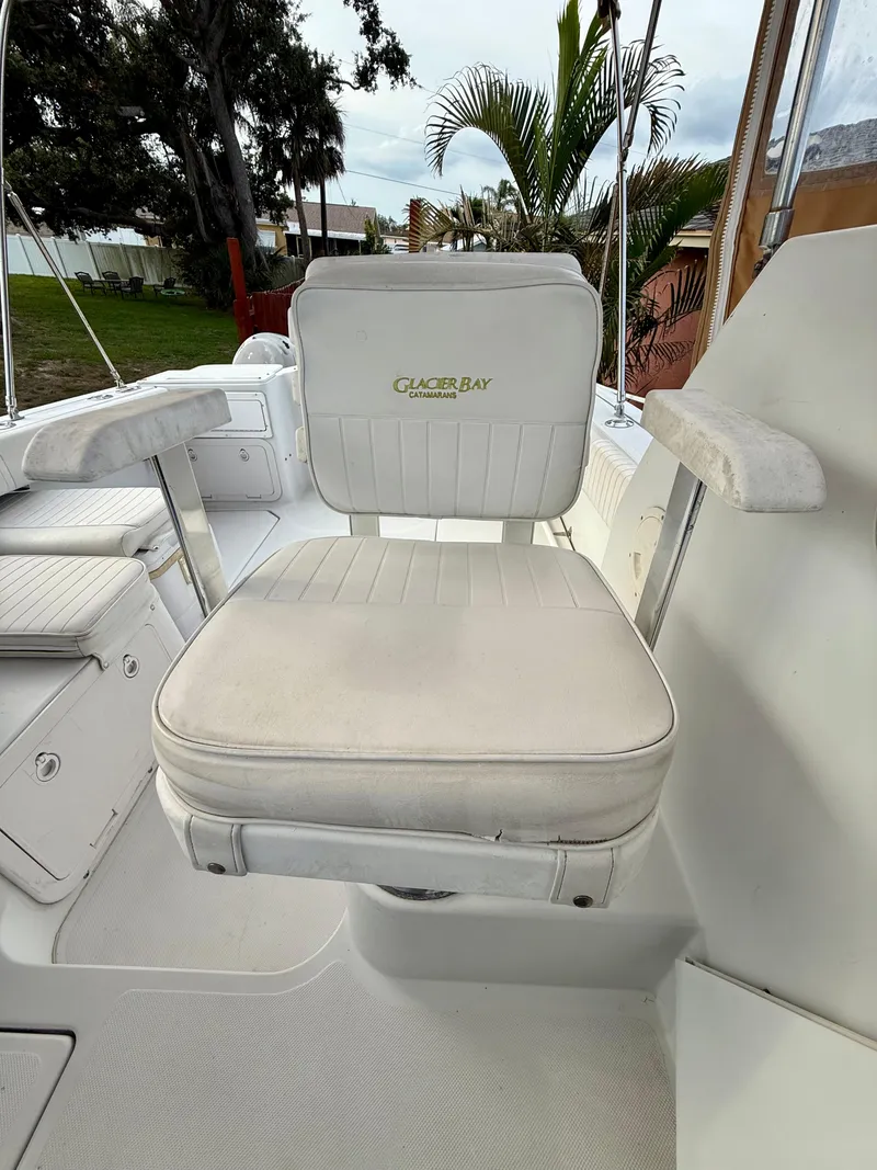 Slide: The Image of Captain's chair on 2002 Glacier Bay 2670 Island Runner boat. - 15