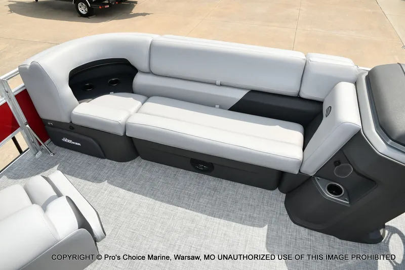 Slide: The Image of Sun Tracker SportFish 20 DLX 2026 - 11